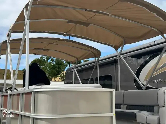 Custom Boats 29 Party Barge