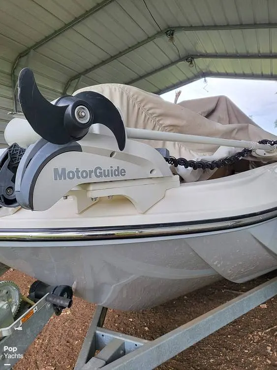 2017 Bayliner element f21