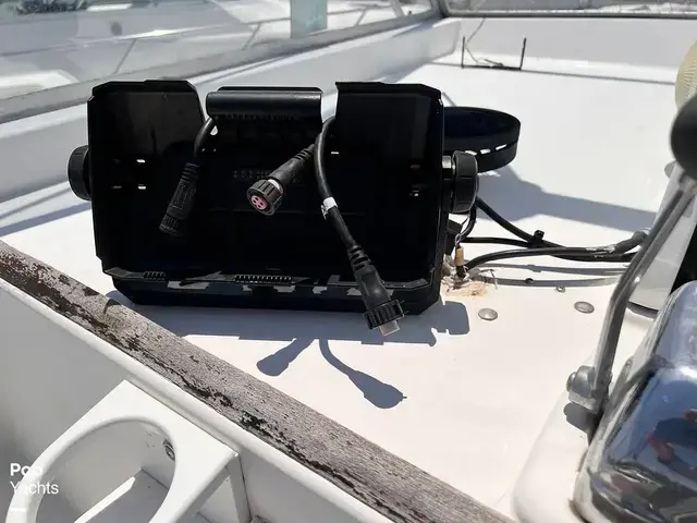 Trojan 36 Tri Cabin