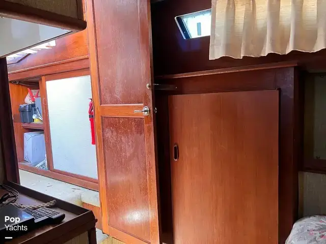 Trojan 36 Tri Cabin