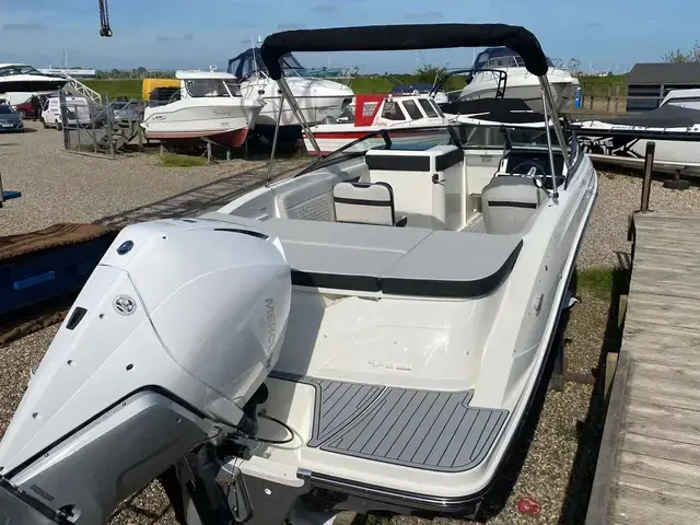 Sea Ray 230 Spoe