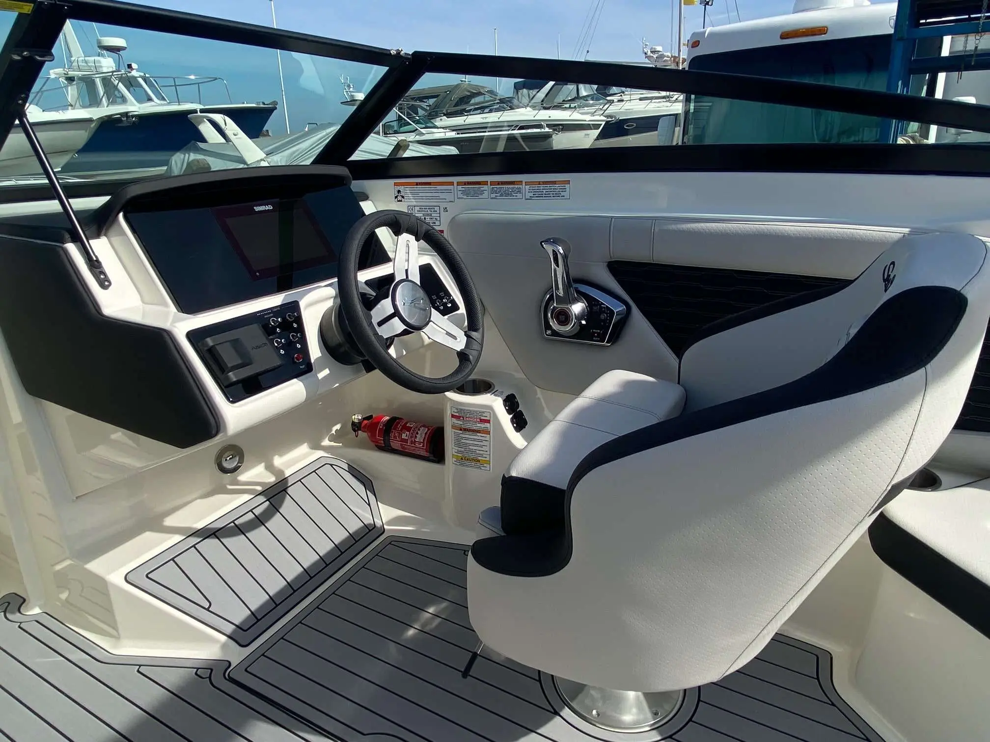 2023 Sea Ray 230 spoe