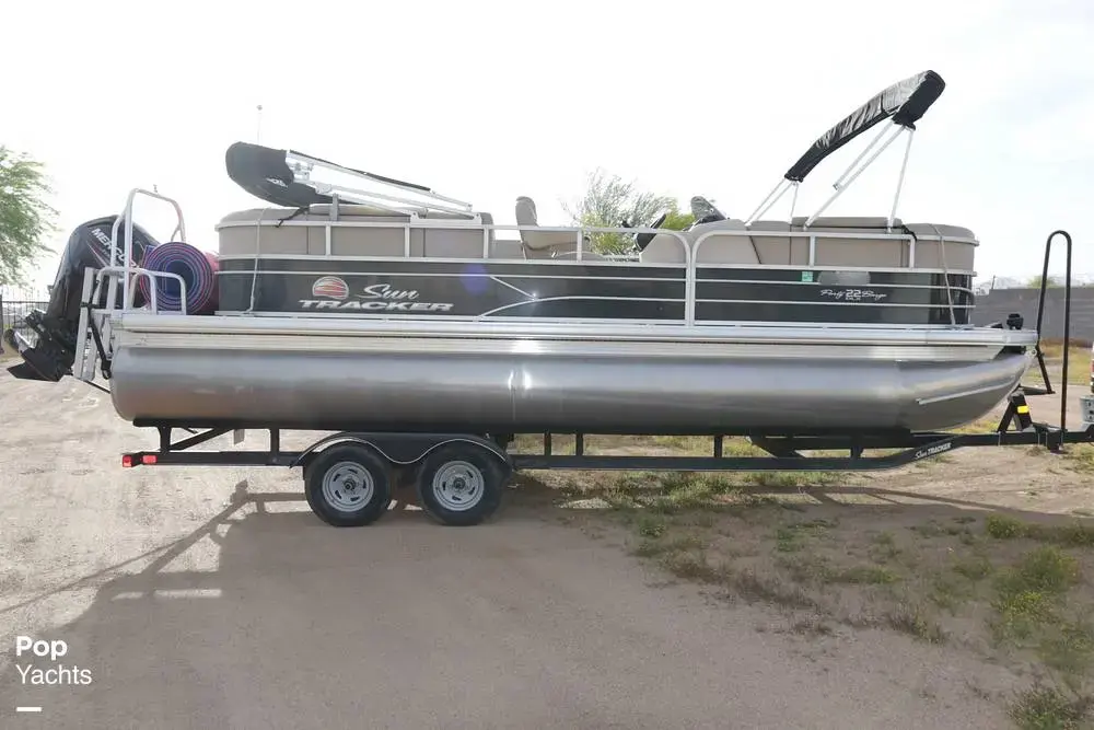 2018 Sun Tracker party barge 22 dlx