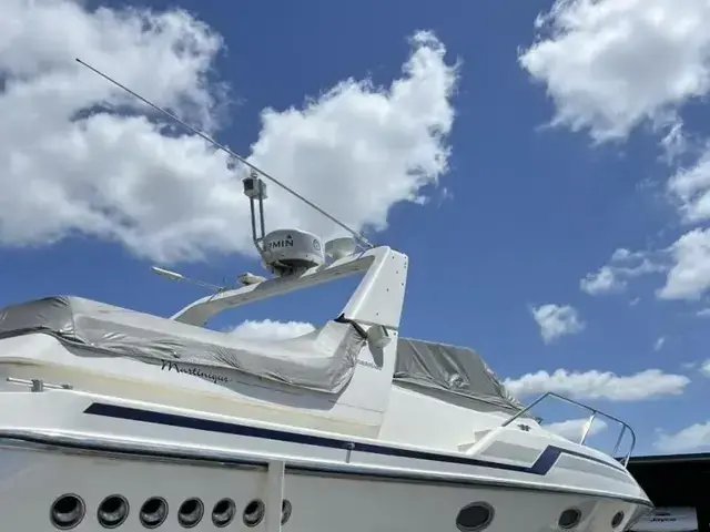 Sunseeker Martinique 38