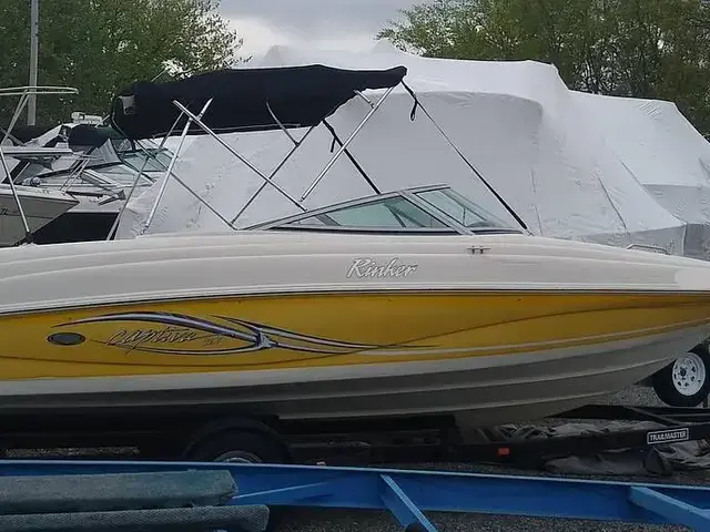 Rinker 212 Captiva Bowrider