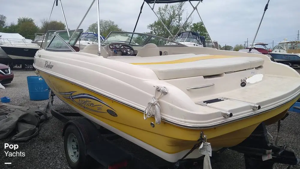 2005 Rinker 212 captiva bowrider