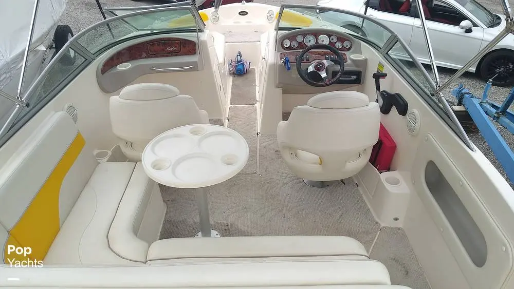 2005 Rinker 212 captiva bowrider