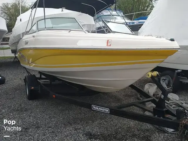 Rinker 212 Captiva Bowrider