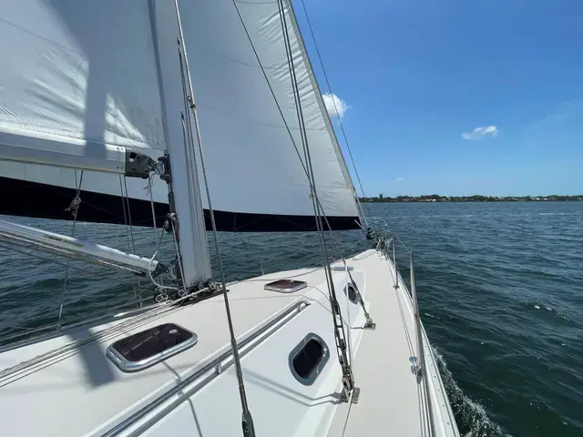 Catalina 445