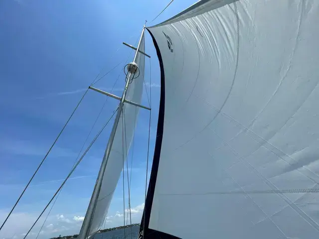 Catalina 445