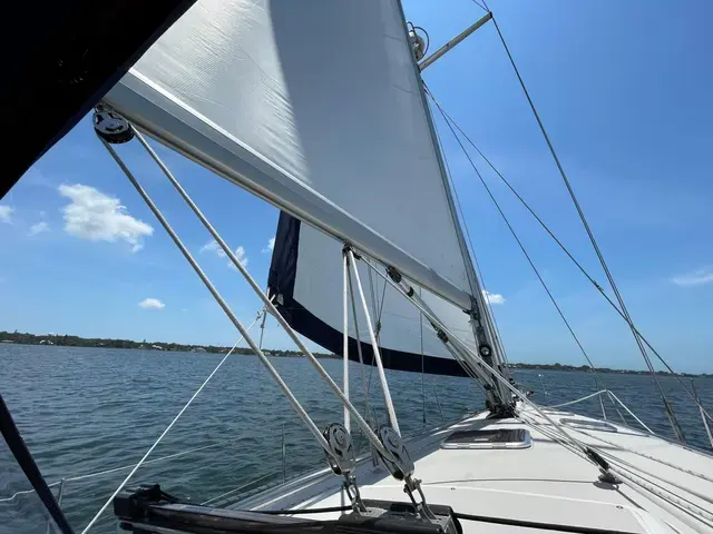 Catalina 445