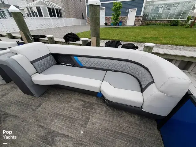 Godfrey Pontoon AquaPatio 275 CBE