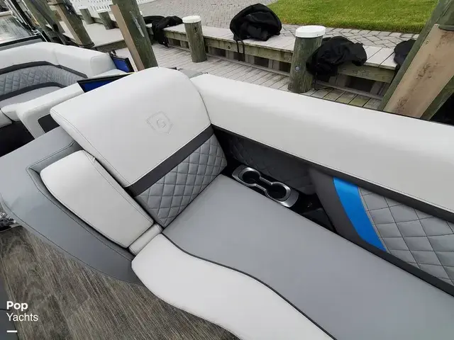 Godfrey Pontoon AquaPatio 275 CBE