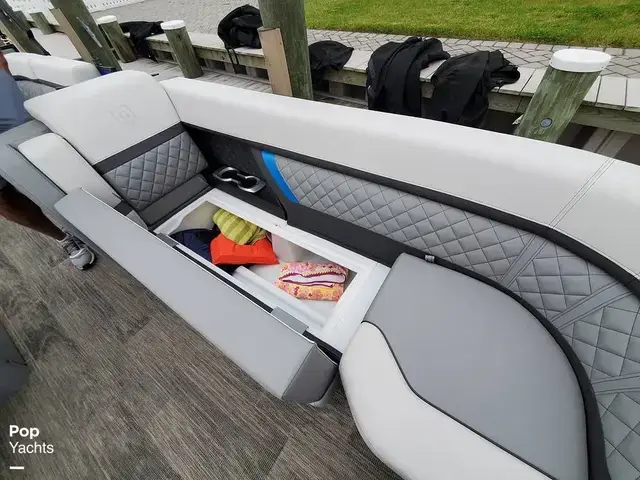 Godfrey Pontoon AquaPatio 275 CBE