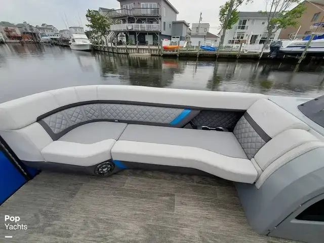 Godfrey Pontoon AquaPatio 275 CBE