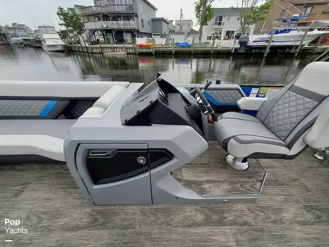 Godfrey Pontoon AquaPatio 275 CBE