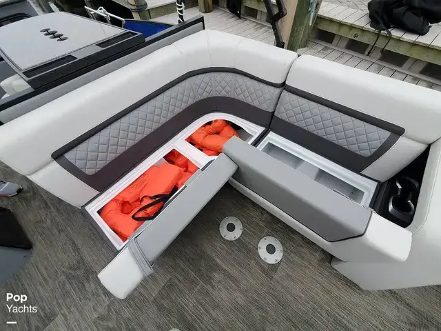 Godfrey Pontoon AquaPatio 275 CBE