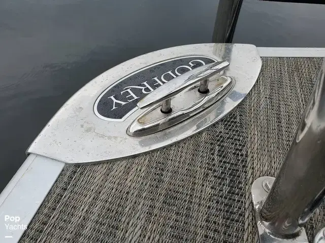 Godfrey Pontoon AquaPatio 275 CBE