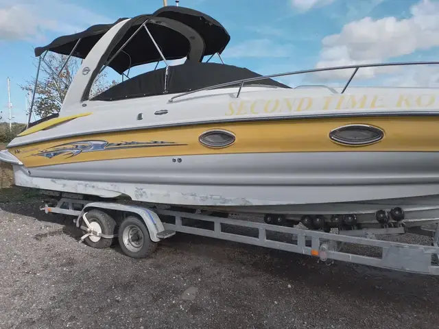 Crownline 275 CCR Sports Cruiser.