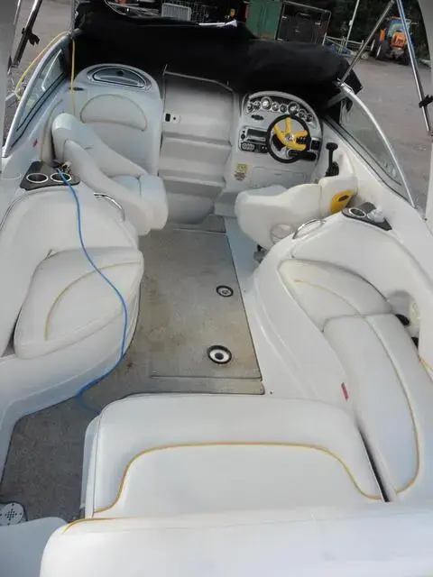 Crownline 275 CCR Sports Cruiser.