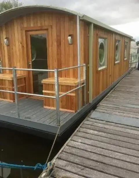 Houseboat 40ft 2022