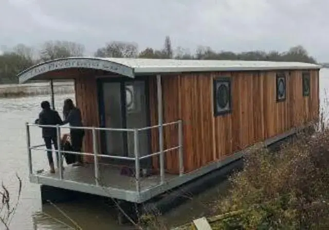 Houseboat 40ft 2022