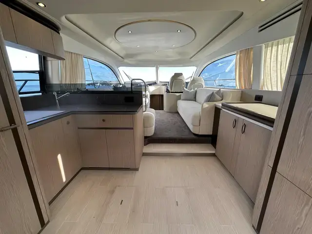 Azimut 53 Fly