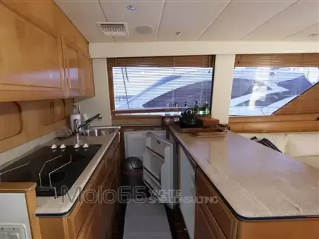 Hatteras 50 Convertible