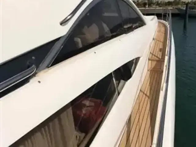 Sunseeker Predator 75