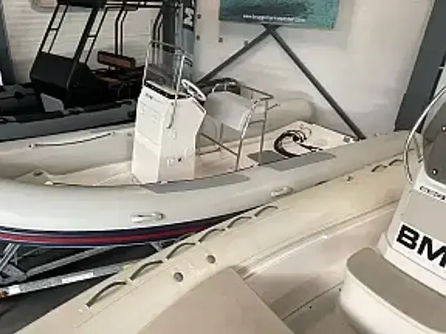 Valiant Boats Sport 580