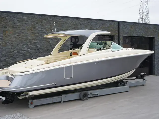 Chris-Craft Launch 35 GT