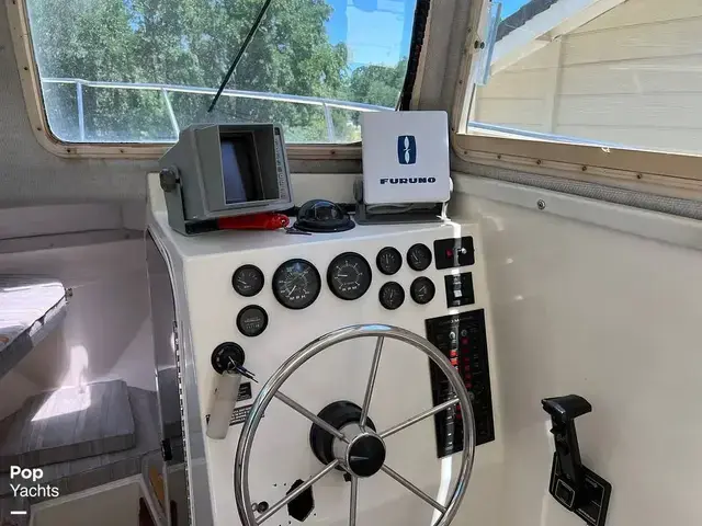 Cabo 2400 Helmsman