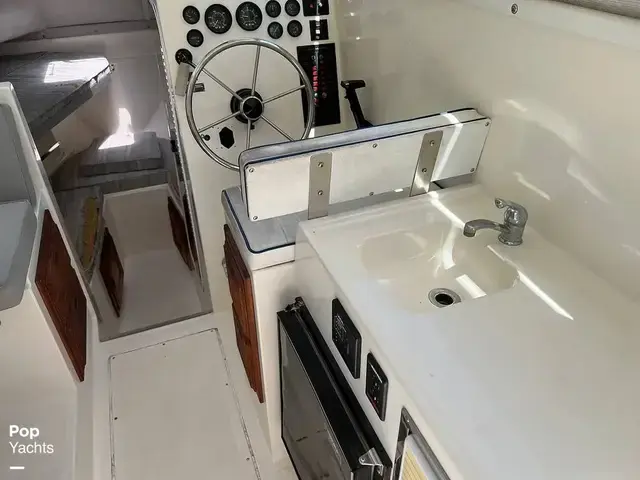 Cabo 2400 Helmsman