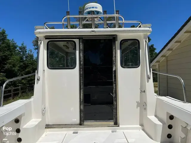 Cabo 2400 Helmsman