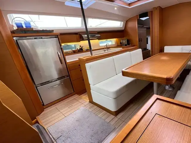 Jeanneau Yachts 54