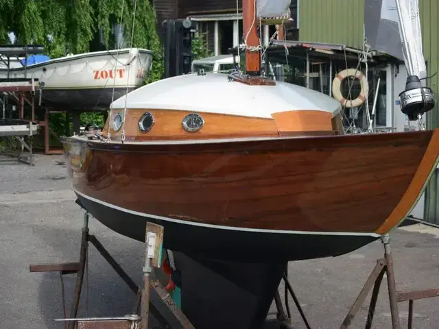 Klassieke zeilboot 7.25