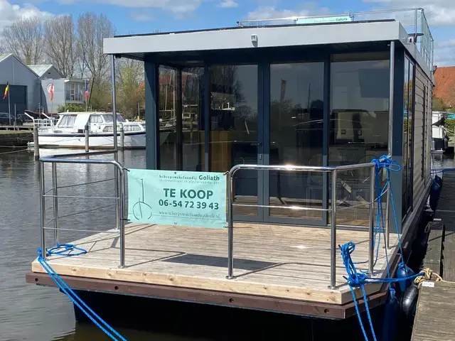 Campi 340 Houseboat