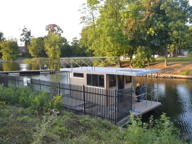 Campi 280 Houseboat