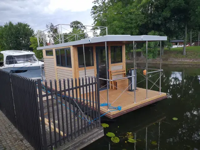 Campi 280 Houseboat