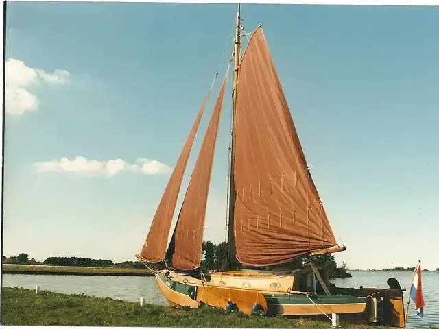 Van Der Meulen 830