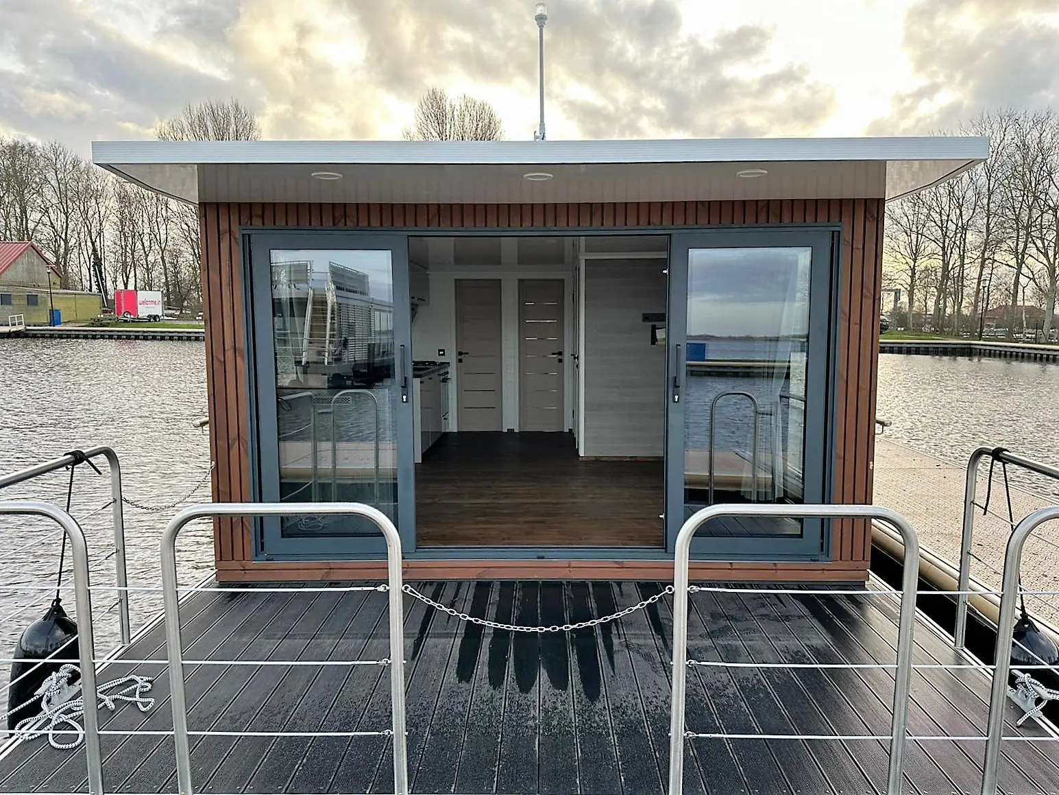 2024 Nordic ns 40 eco 36m2 houseboat