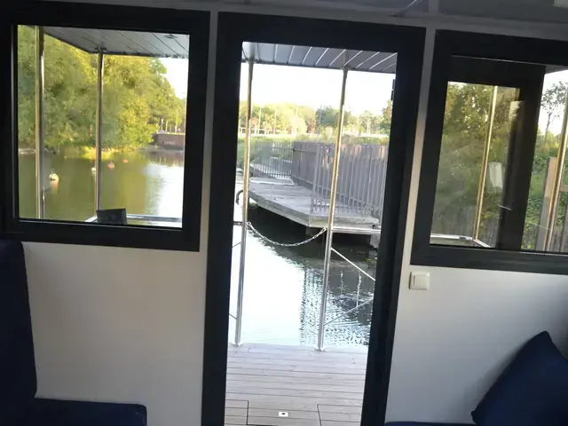 Campi 280 Houseboat