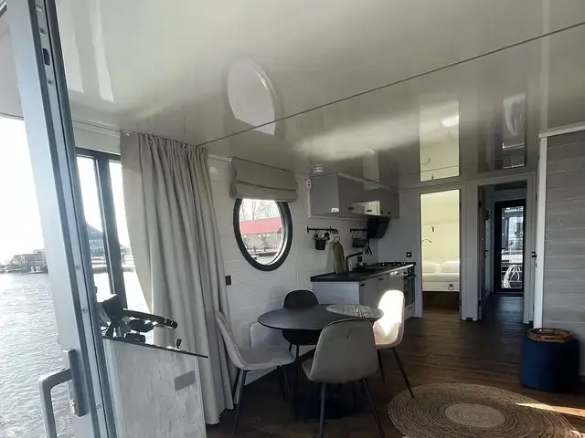 Nordic Season NS 40 Eco 36m2 Houseboat