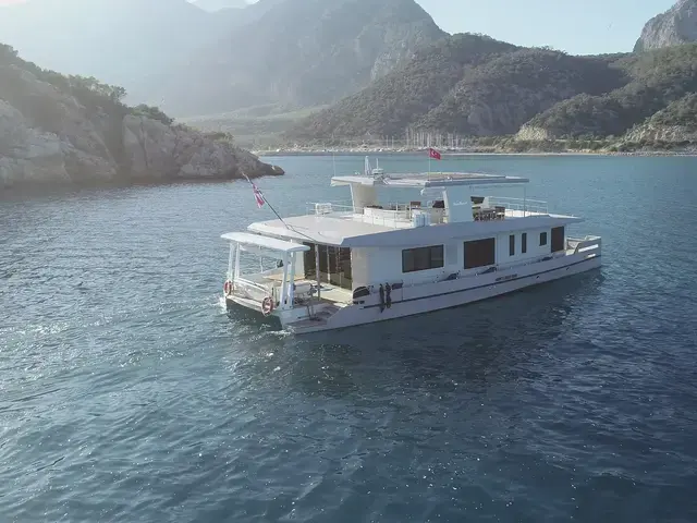 Maison Marine 66 Houseboat- Catamaran