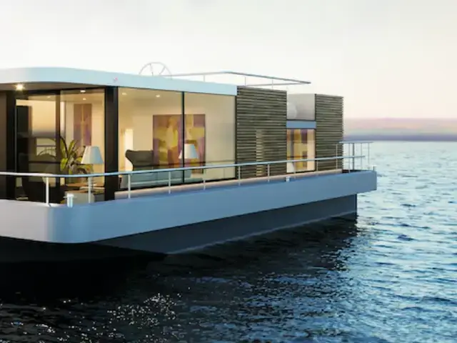 MX4 Houseboat