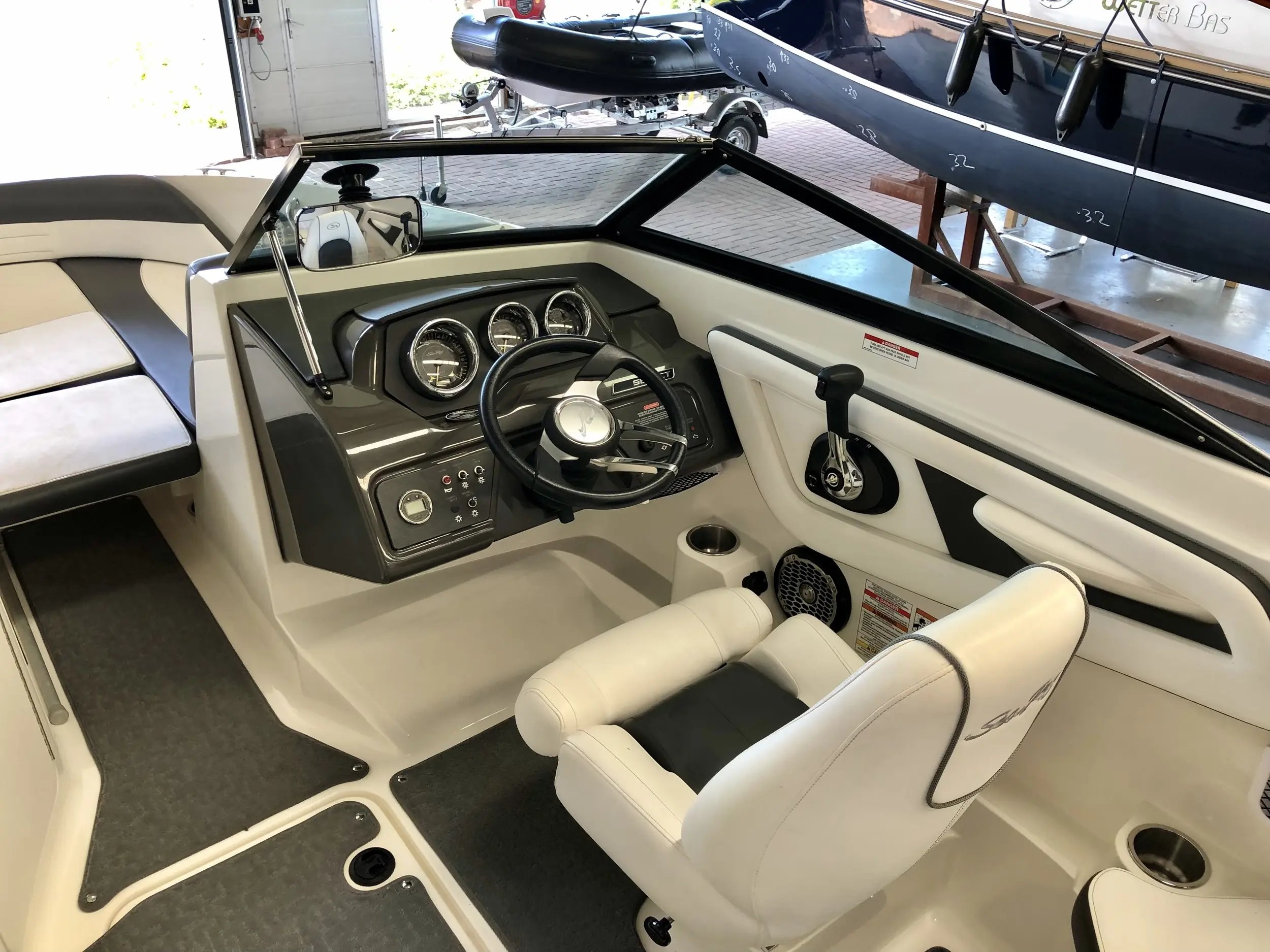 2016 Sea Ray 21 spx e