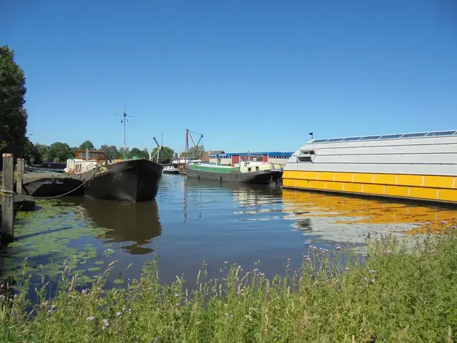 Klipper/ Varend Woonschip 30.00 X 6.00 Met CVO