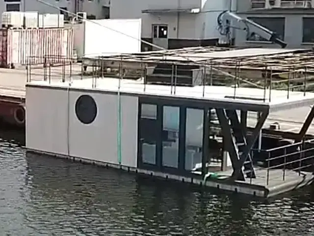 Shogun Mobile Houseboat