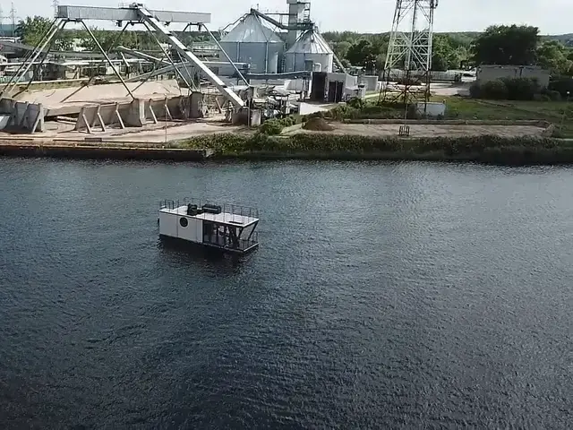 Shogun Mobile Houseboat