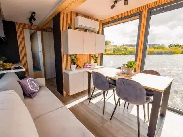 Shogun Mobile Houseboat